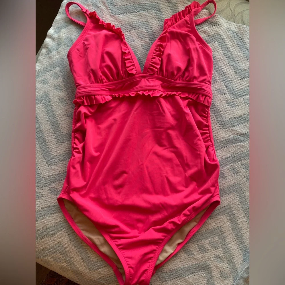 Women's Pink Ruffle Trim Maternity Swimsuit - Picture 4 of 6